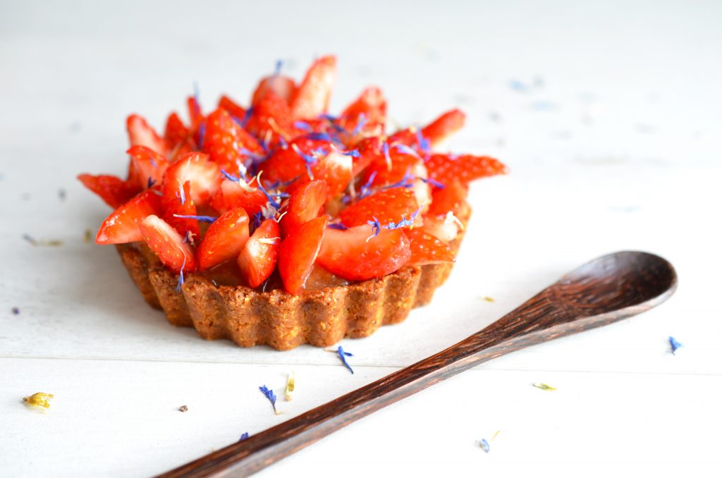 Zoom tartelette fraises-rhubarbe